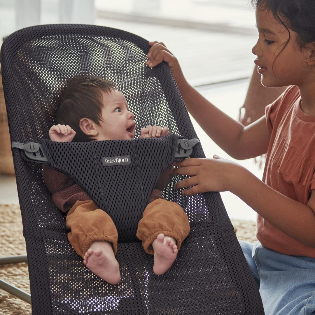 Bouncer Bilss in Anthracite mesh - BabyBjörn