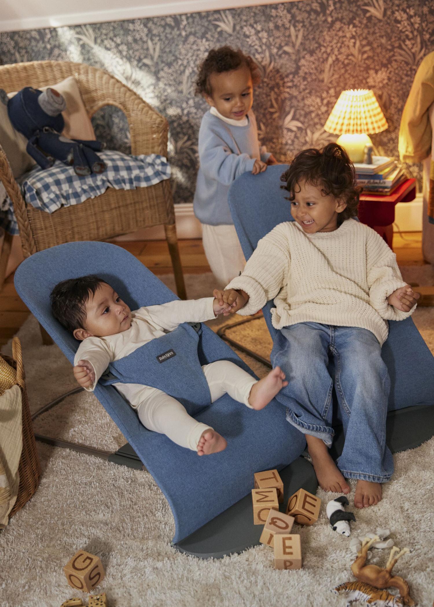 Bouncer Bliss in Blue Woven Mélange - BabyBjörn