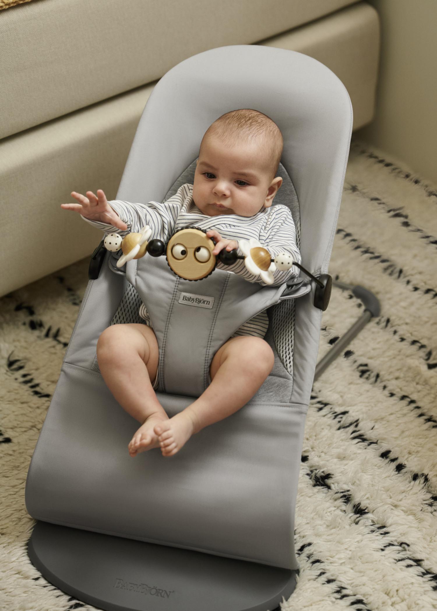 Bouncer Balance Soft in Light grey Woven/Jersey Trifabric with toy Googly eyes