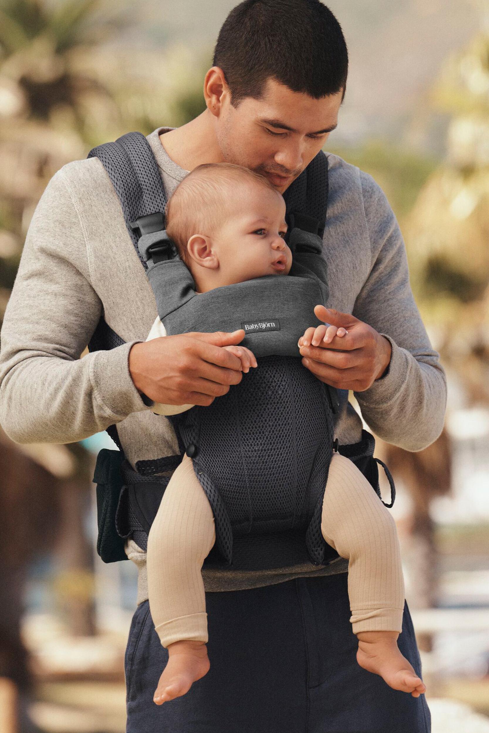 Bib for Baby Carrier Harmony in gray jersey - BabyBjörn