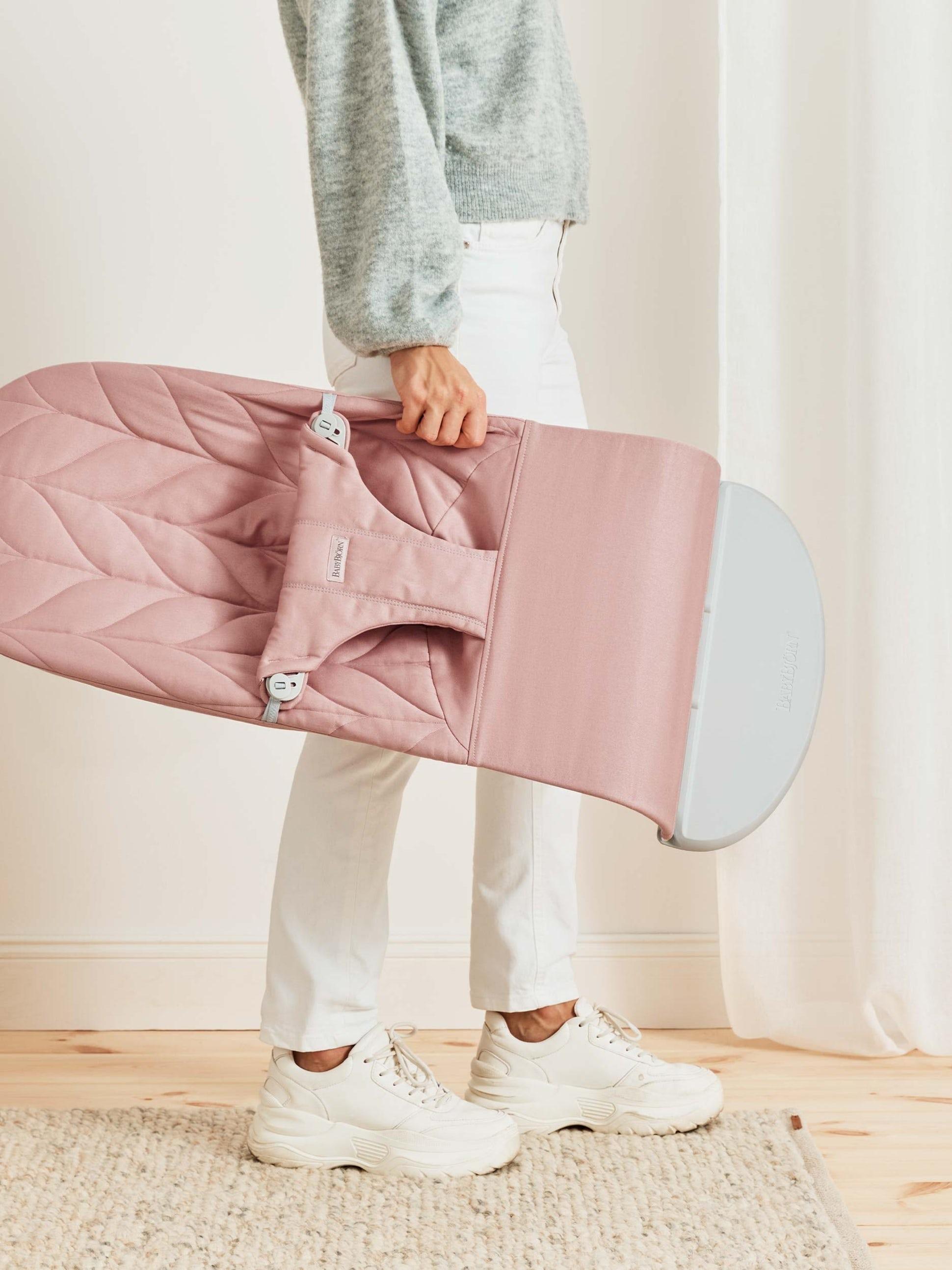 Bouncer Bliss Dusty pink - Cotton, Petal quilt - Light gray frame BabyBjörn