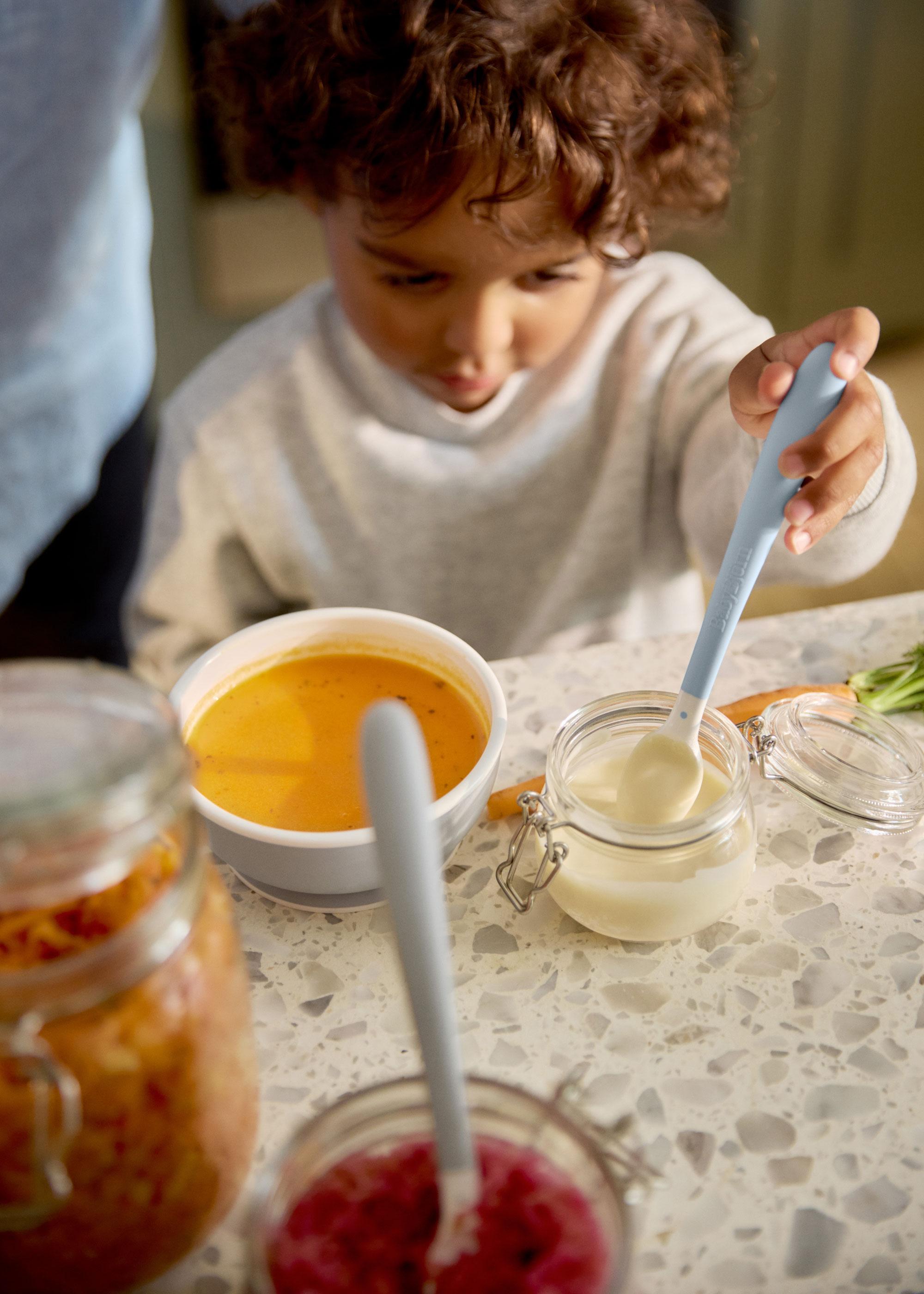 Baby Feeding spoon in Powder blue 2-pack - BabyBjörn