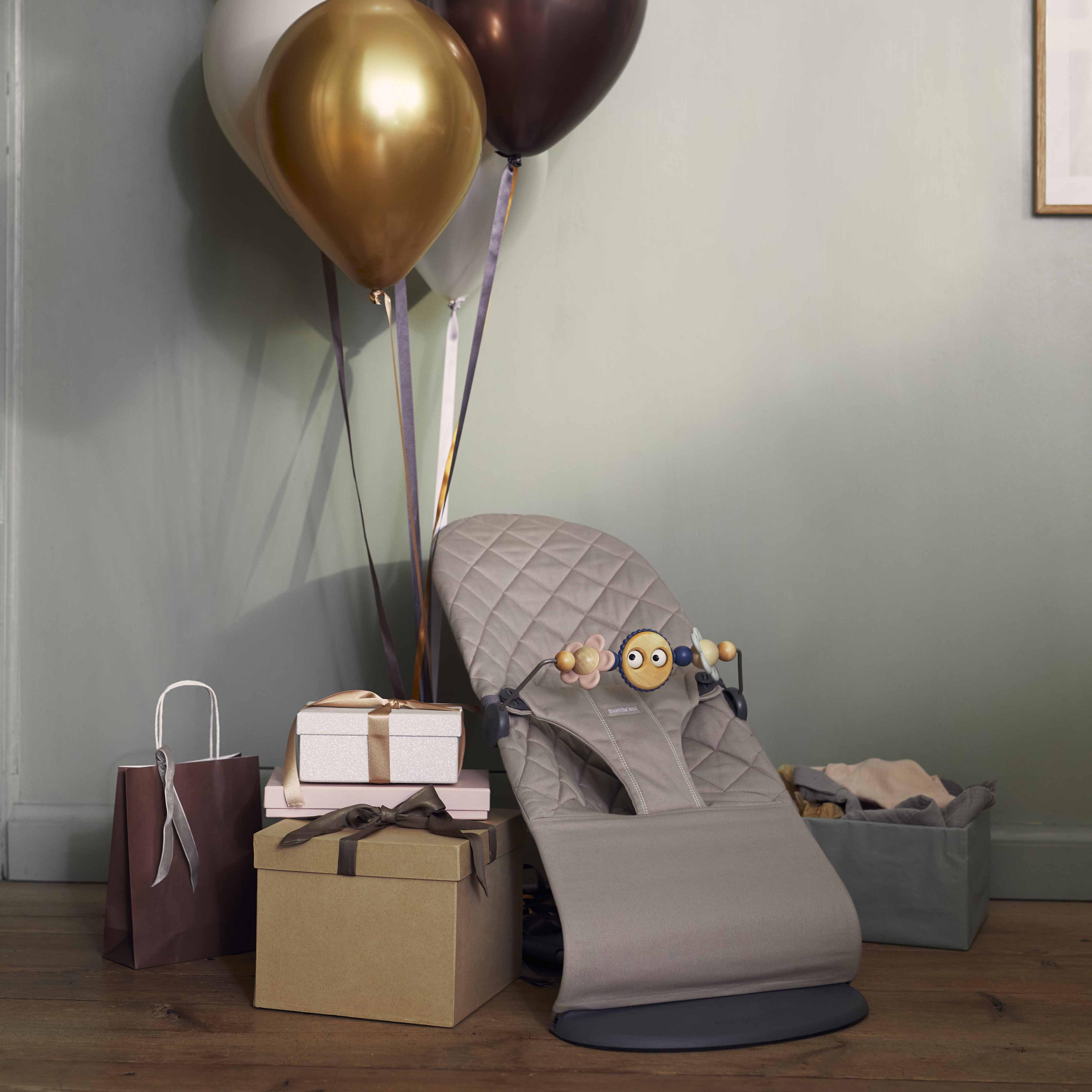Baby Shower gift inpsiration - Bouncer Bliss with toy bar from BabyBjörn