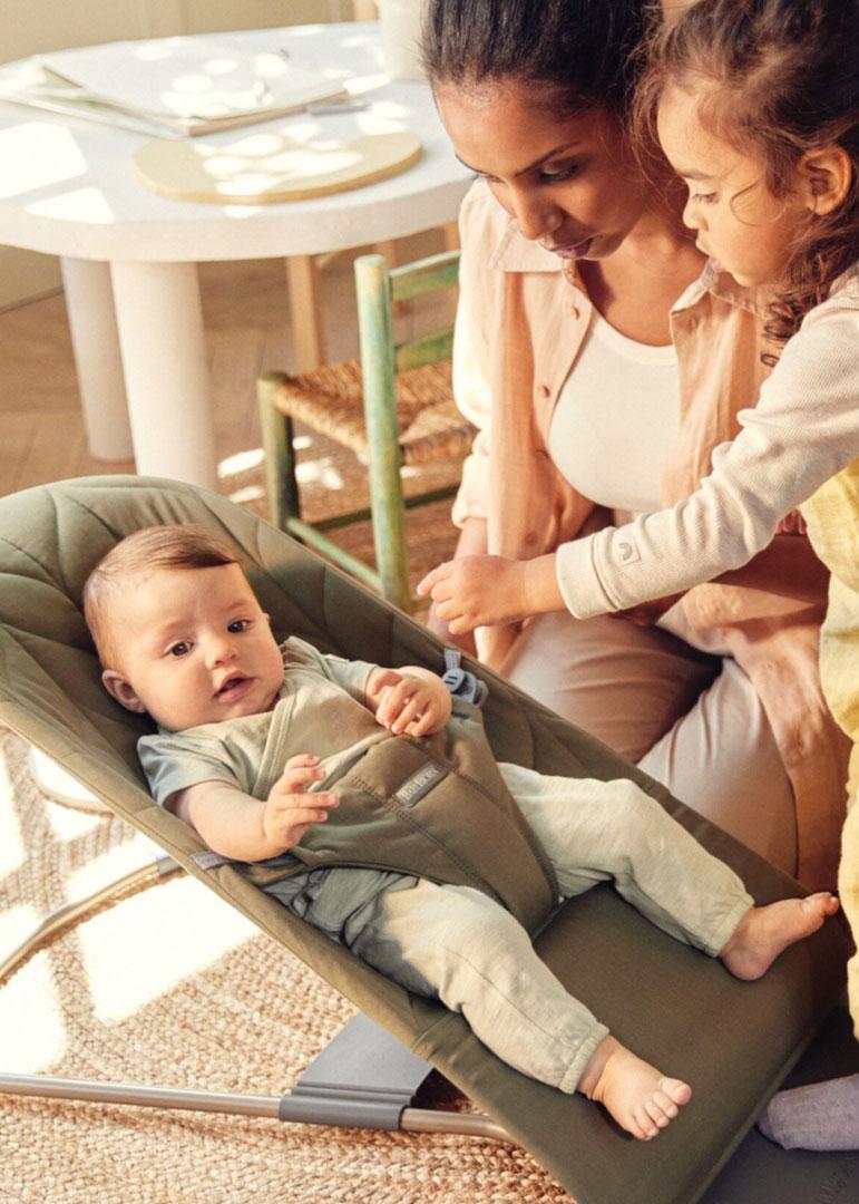 Bouncer Bliss in Dark green petal quilted cotton - BabyBjörn